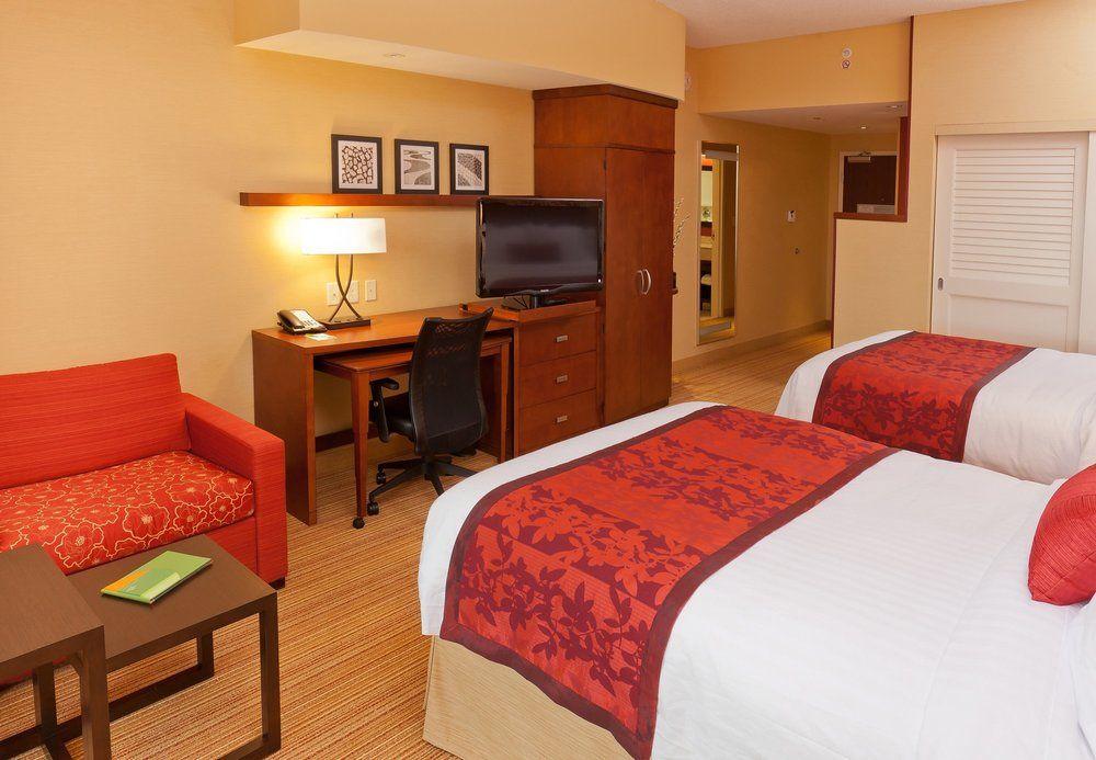 צ'יקטווואגה Courtyard By Marriott Buffalo Airport מראה חיצוני תמונה