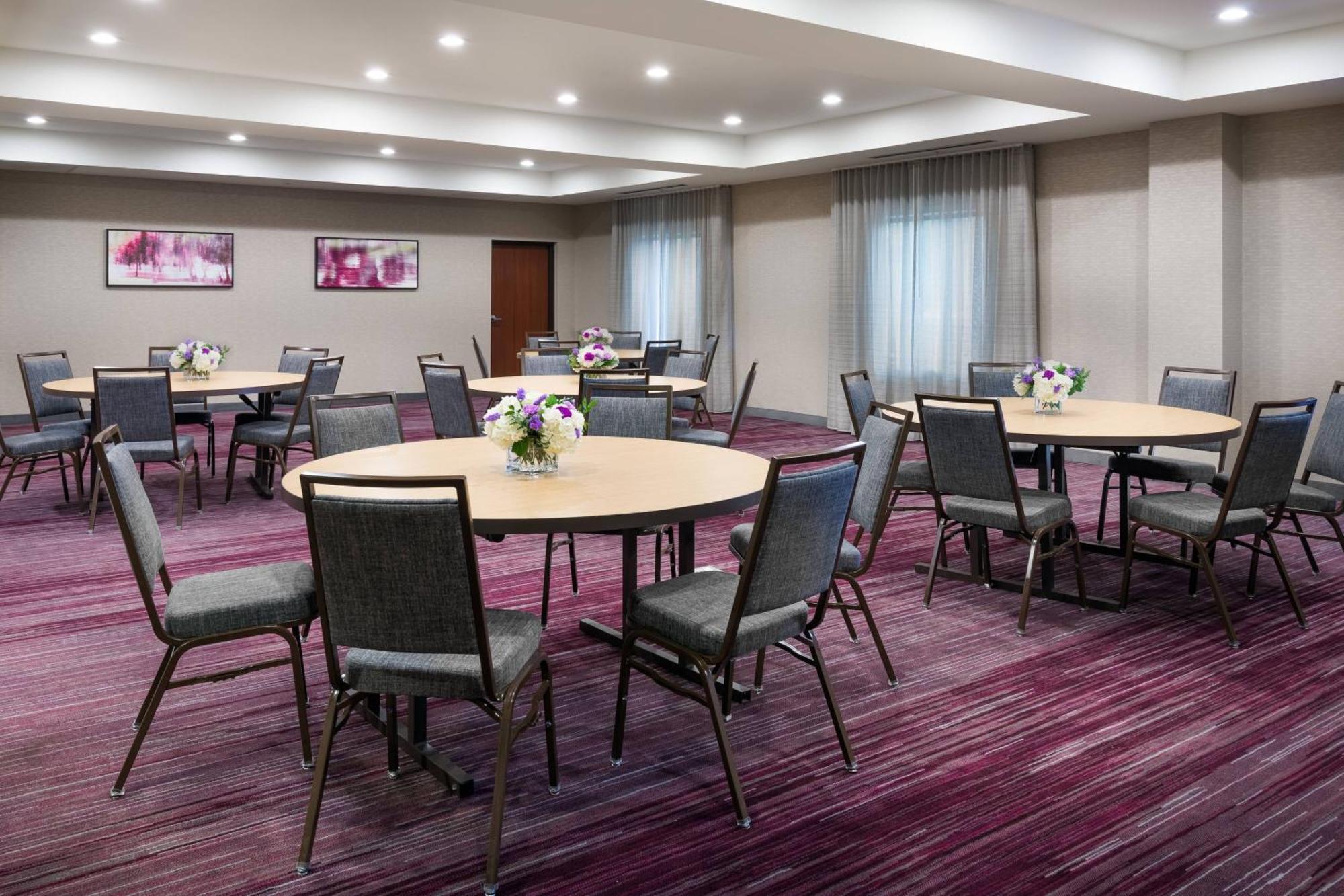 צ'יקטווואגה Courtyard By Marriott Buffalo Airport מראה חיצוני תמונה