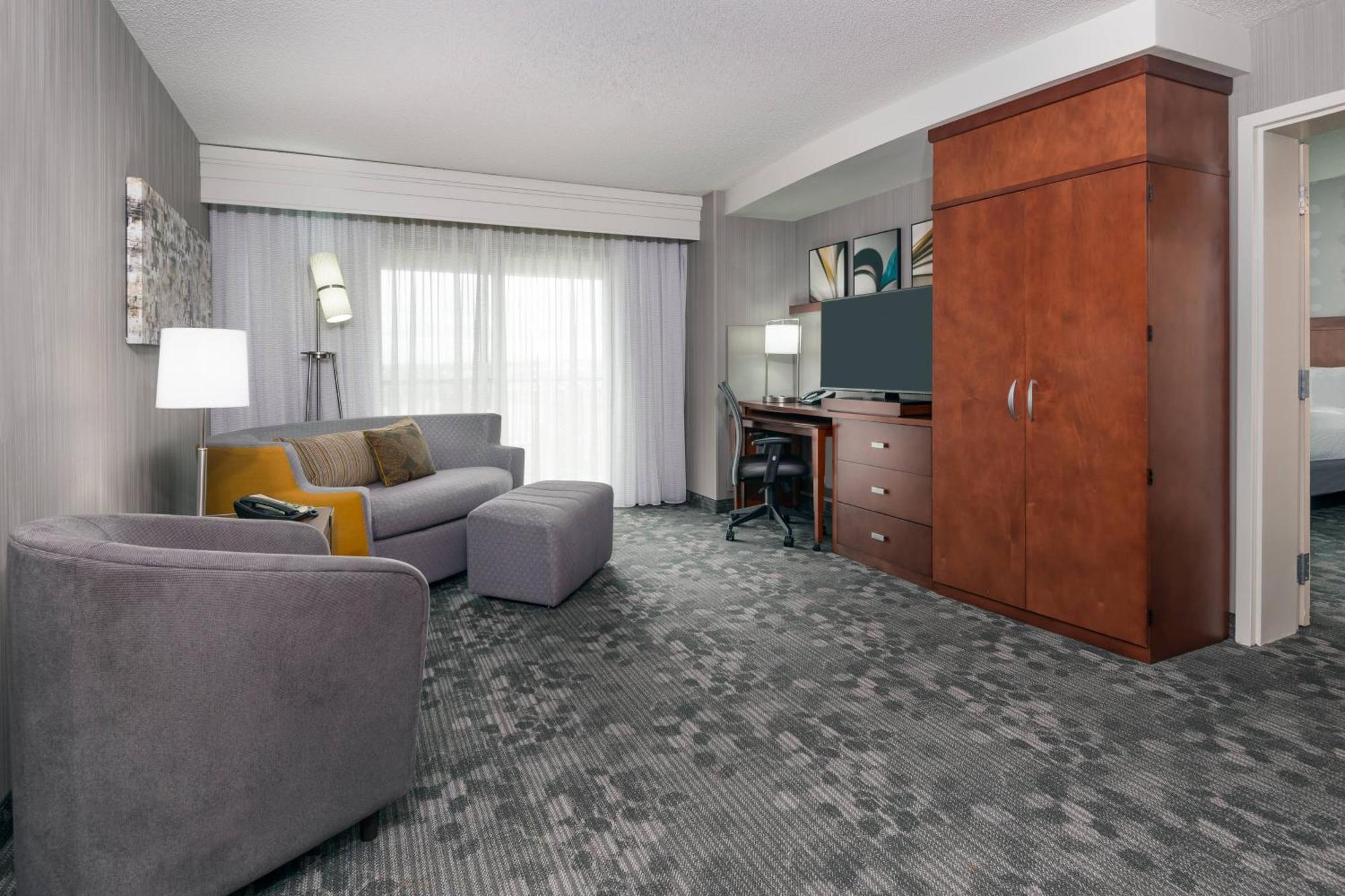 צ'יקטווואגה Courtyard By Marriott Buffalo Airport מראה חיצוני תמונה