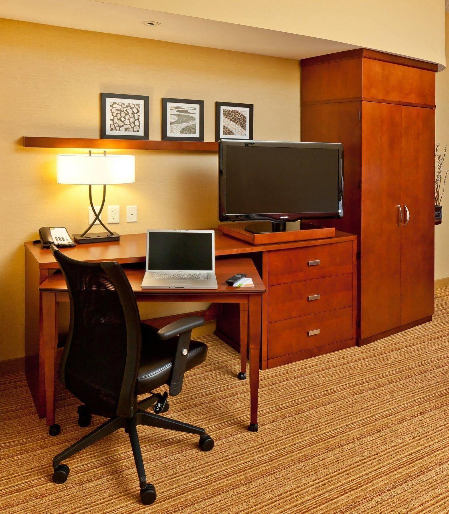 צ'יקטווואגה Courtyard By Marriott Buffalo Airport חדר תמונה