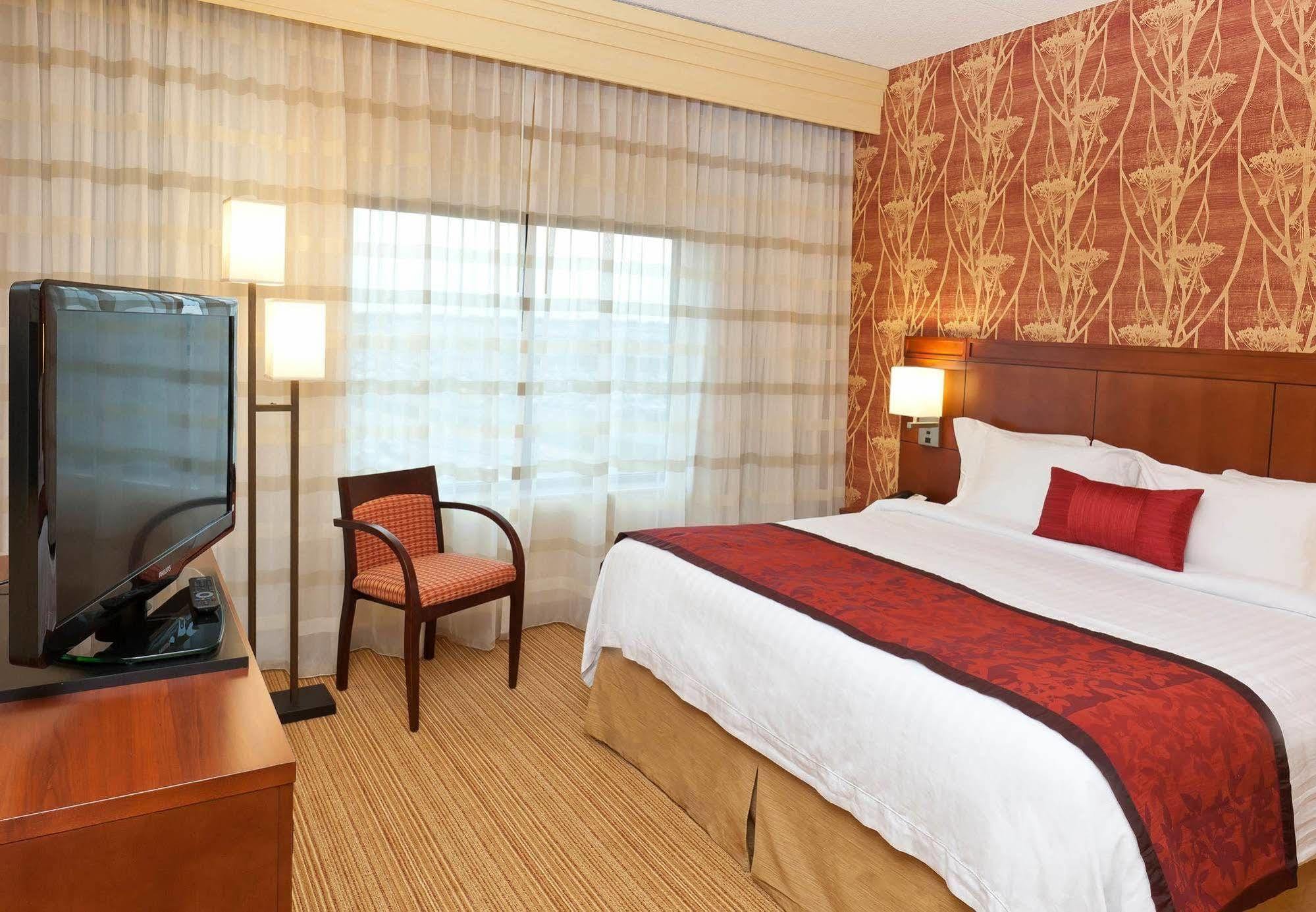 צ'יקטווואגה Courtyard By Marriott Buffalo Airport מראה חיצוני תמונה